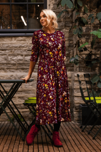 Armas bordoopunane pikem figuurisõbralik lilleline taskutega kleit Nelli suurus  M(38-40) kohe laos-teised suurused tellimisel